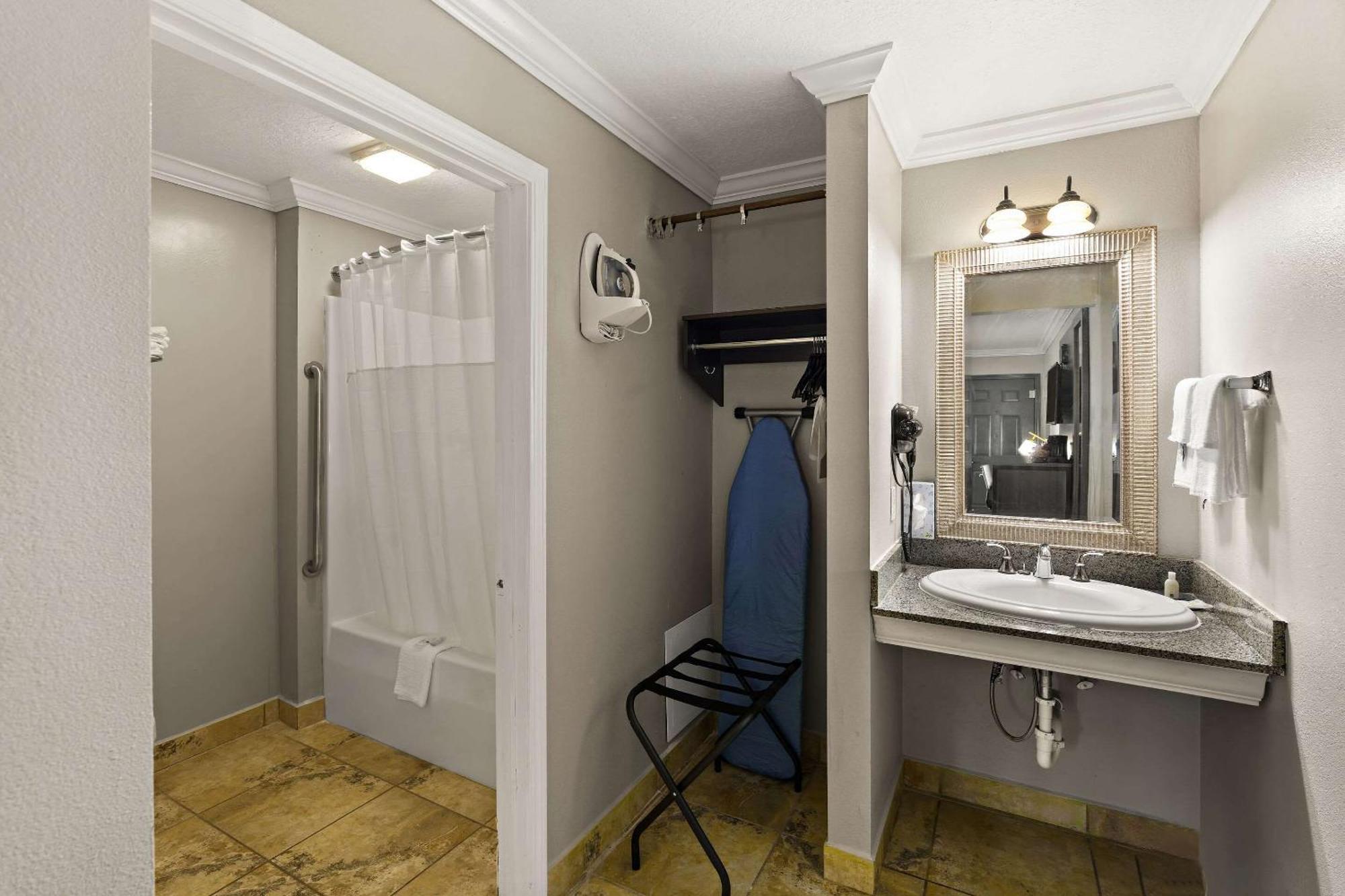 Quality Inn Ocean Springs Buitenkant foto